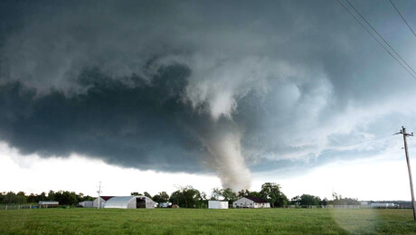 Het Klokhuis | In het pad van de tornado